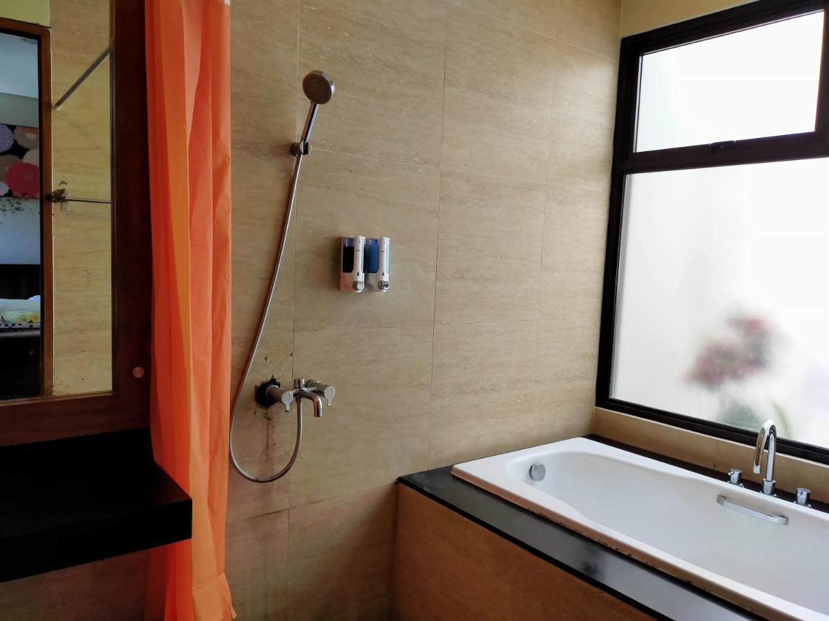 Vimala Hill Villa And Resort - 3 Bedrooms Богор Екстер'єр фото